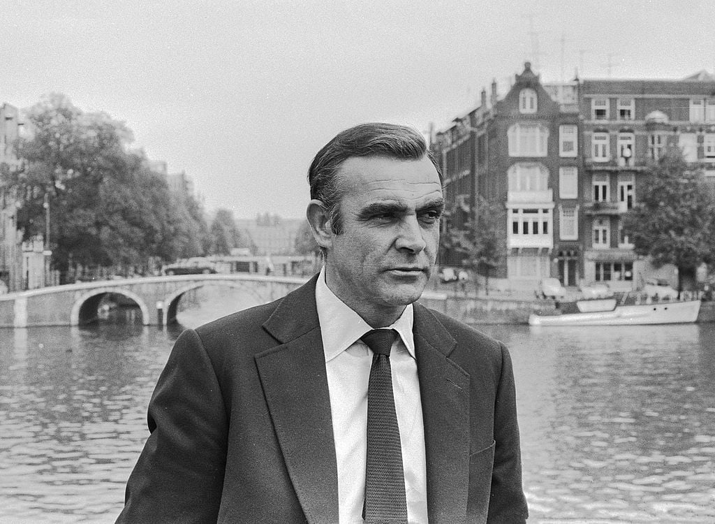 "Sean Connery 1971" by Mieremet, Rob / Anefo - Nationaal Archief, Nummer toegang 2.24.01.05 Bestanddeelnummer 927-7001. Licensed under CC BY-SA 3.0 via Wikimedia Commons.