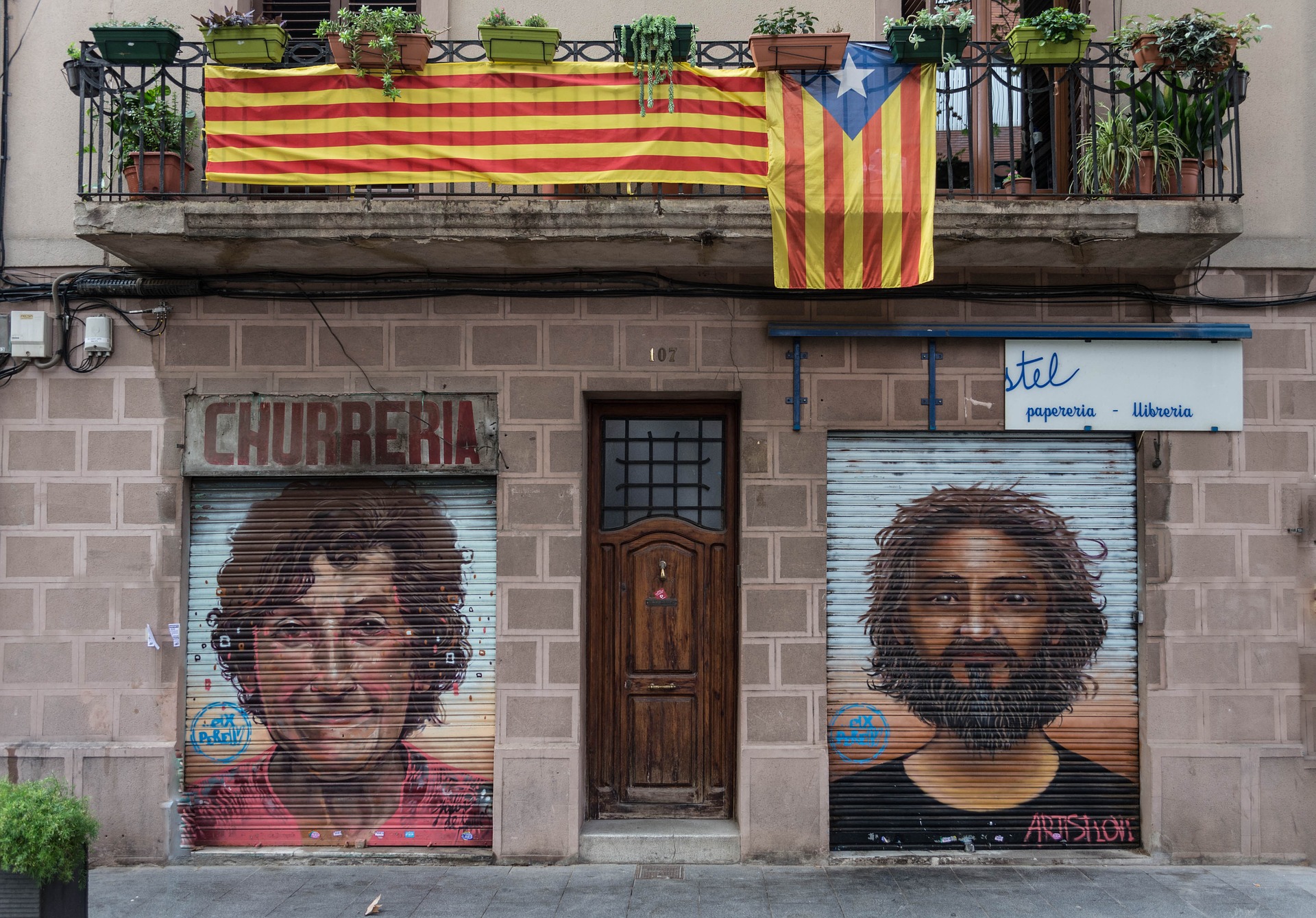 barcelona-2153623_1920.jpg
