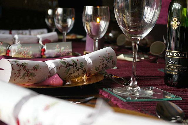 Christmas_cracker_table.jpg