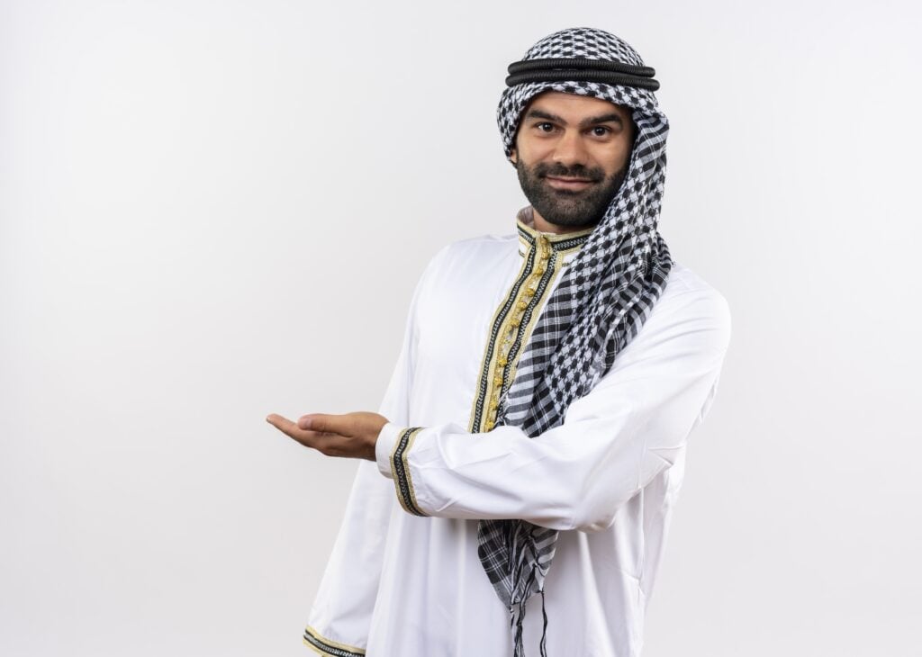 Arabic man inviting you to learn Arabic pronunciation