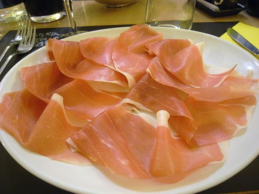 512px-Prosciutto_di_Parma_-_affettato2