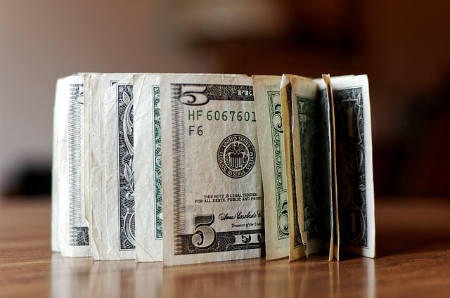 dollar-2322785_640.jpg