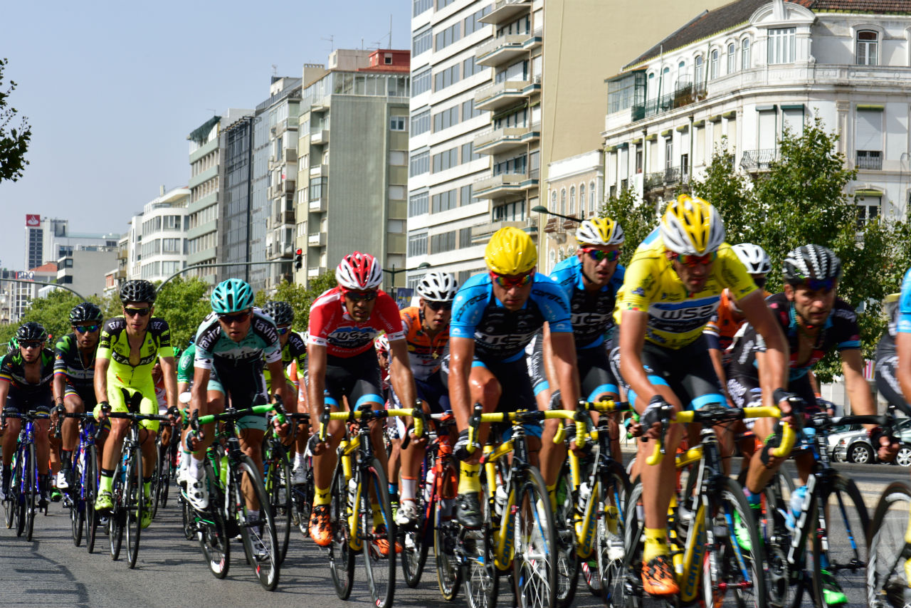 Portuguese people are passionate about sports. But what sports do they like most? Click here to find out and get some good sports-related Portuguese vocabulary at the same time ;)
